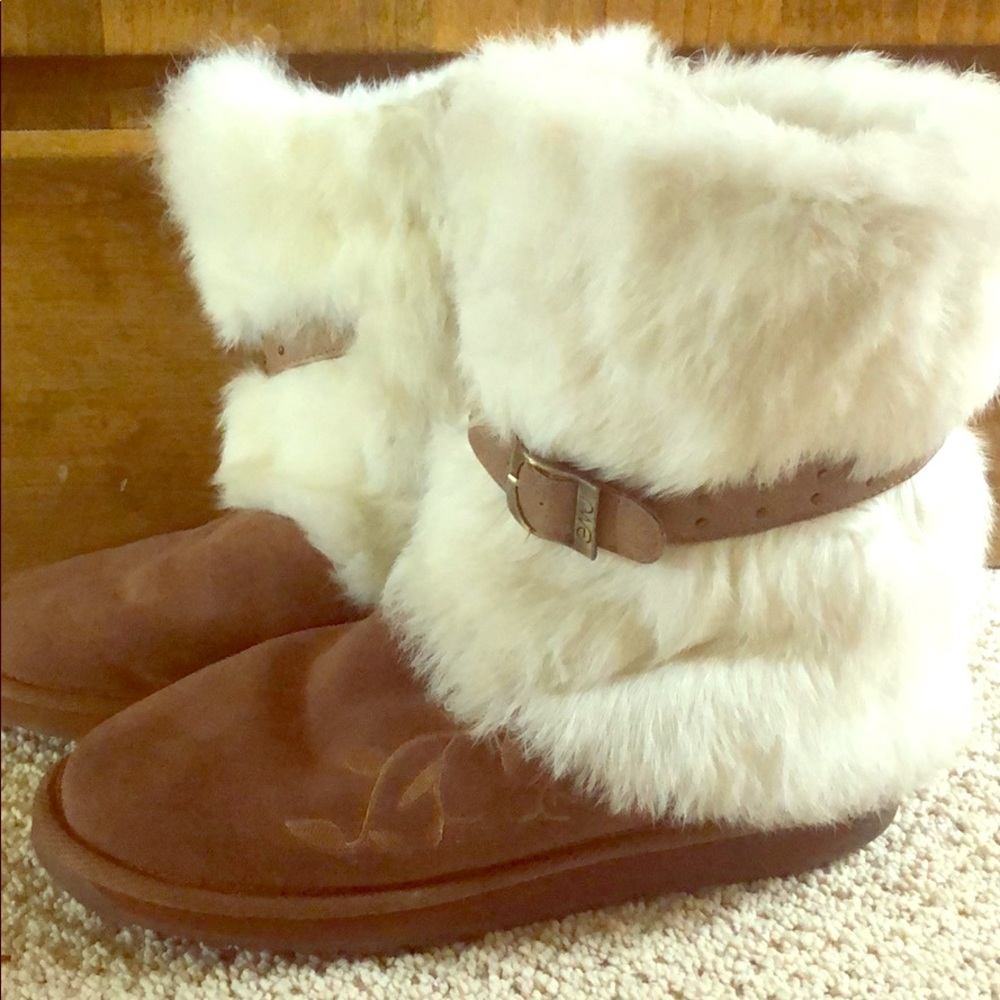 Emu boots with fur